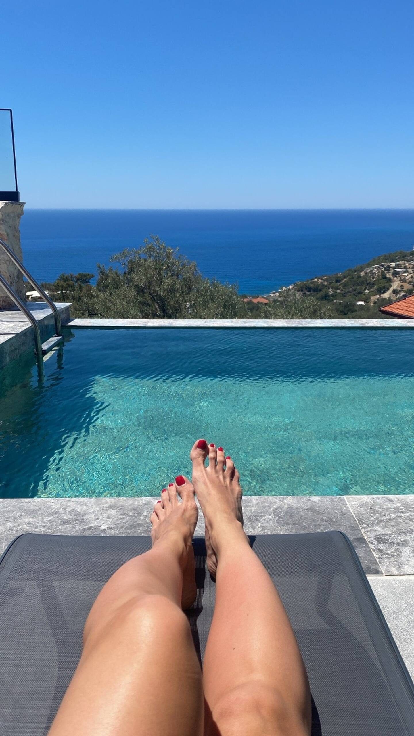 Infinity pool